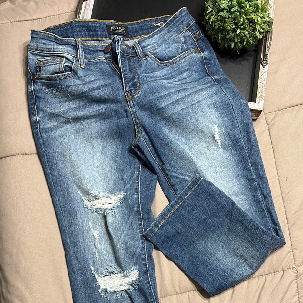 Judy Blue Skinny Distressed Blue capri